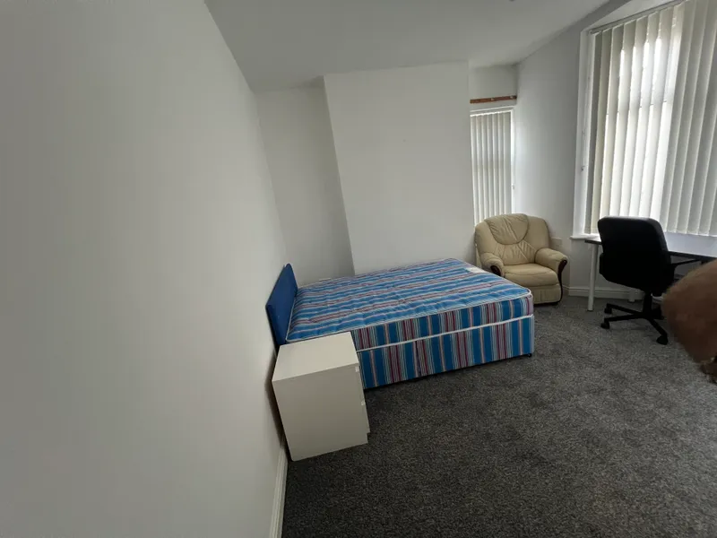 23 Bute Avenue: 7 bedroom student house NG7 1QB - Thumbnail 7